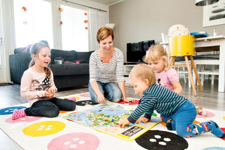 Valtuustoaloite -  Lahden kaupunki ja sen tytäryhtiöt eivät teetä työtä perusteettomilla määräaikaisilla työsopimuksilla